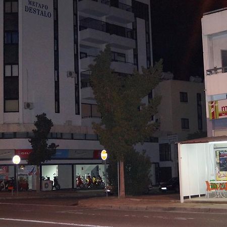 Destalo Court Larnaca Apartment Luaran gambar